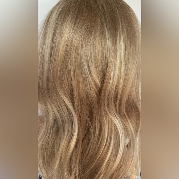 Chelsey Smith Crowns, CSC, Jesslyn Strawberry Platinum Petite Wig NWT - Picture 16 of 16